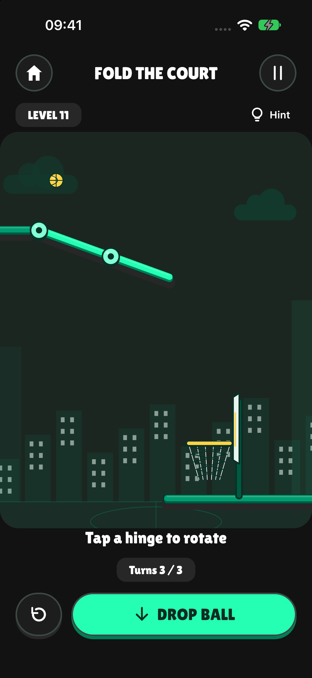 365 Fold the Court gameplay with hinged green platforms and a basketball
